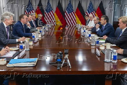 US Defense Secretary Hegseth meets with German Defense Minister Pistorius
