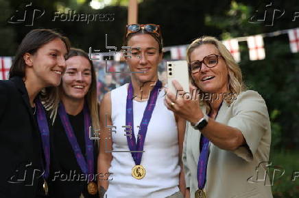Deputy Prime Ministert hosts England Women’s soccer team at 10 Downing Street in London