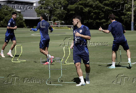 Costa Rica entrena con equipo completo para partidos ante Bahamas y Trinidad y Tobago