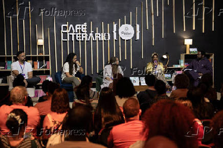 Encontro de escritores com o tema; 'Entre Machado e Hoje