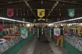 Montagem da feira de orgânicos do MST, na Água Branca (SP)