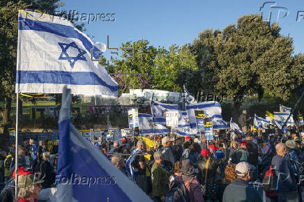 PROTESTAS EXIGIENDO EL FIN DE LA GUERRA