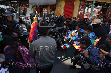 Seguidores de Evo Morales chocan con la Policía en su tercer día de protestas en Bolivia