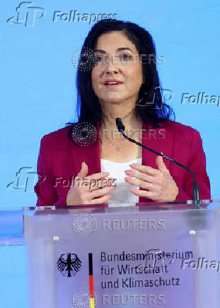Outgoing German Economy and Climate Minister Robert Habeck hands over to successor Katherina Reiche