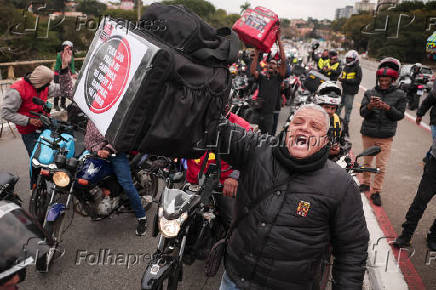 Entregadores de apps protestam contra condições de trabalho