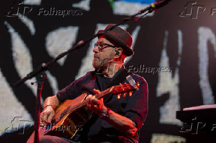 Cantora Paula Toller faz show em SP