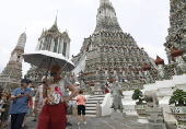 Thailand cuts foreign tourist forecasts due to the decline of Chinese visitors