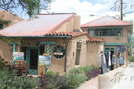 Taos atrai turistas do mundo inteiro.