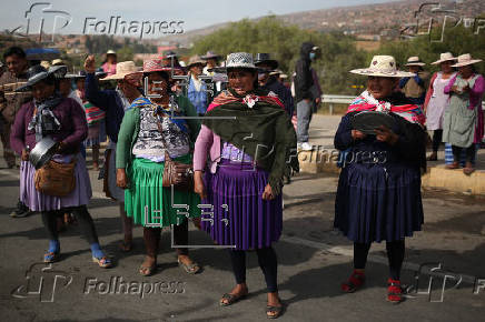 Bloqueos de afines a Morales derivan en enfrentamientos y pérdidas millonarias en Bolivia