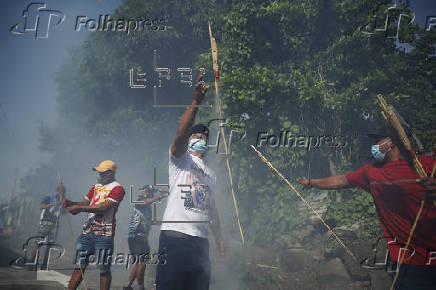 Fieles salvadoreños celebran la centenaria procesión de 