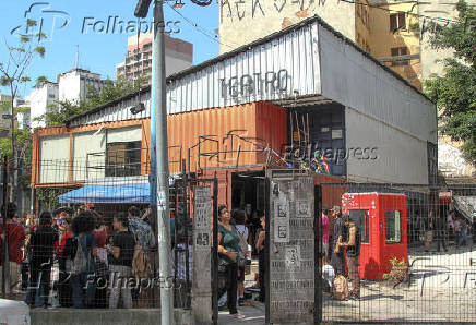 Manifestação contra a desapropriação do Teatro Contêiner