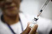 Vacinação contra dengue na UBS Jardim Fortuna, em Itaquaquecetuba