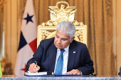El presidente de Panamá sanciona la ley para reformar la seguridad social
