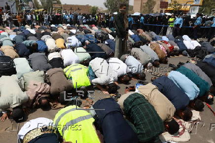 Yemenis perform Istisqa rain prayer due to drought
