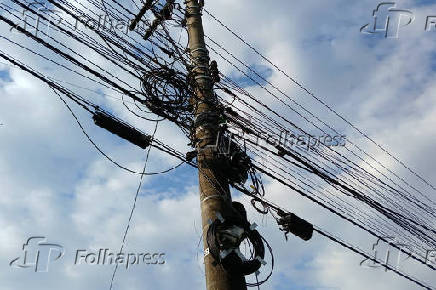 Prefeitura quer aumentar multa para fios soltos e emaranhados
