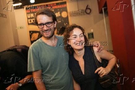 O dramaturgo Alexandre Dal Farra e Janaina Leite