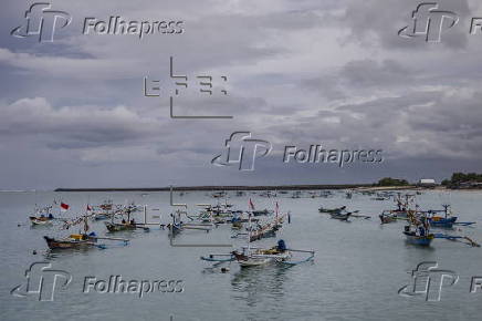 Bad weather and high waves warning for Bali