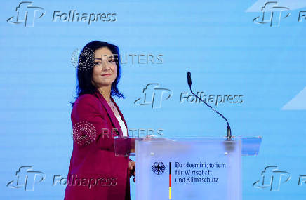 Outgoing German Economy and Climate Minister Robert Habeck hands over to successor Katherina Reiche