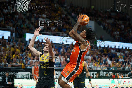 La Laguna Tenerife vs Valencia Basket