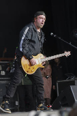 Show da banda marcão britto e thiago castanho, charlie brown jr. No festival best of blues and rock