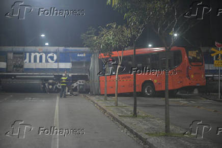 Acidente de trem e onibus