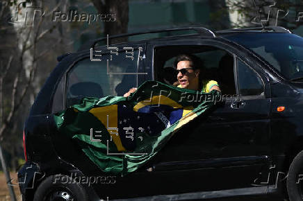 Seguidores de Bolsonaro hacen una caravana en Brasilia contra el juicio por golpismo