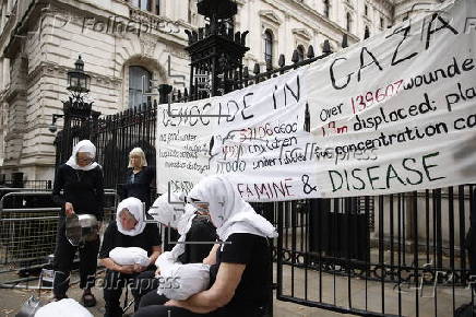 Pro-Palestine protest as British government meets to discuss Gaza crisis