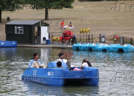 Heatwave continues in Britain