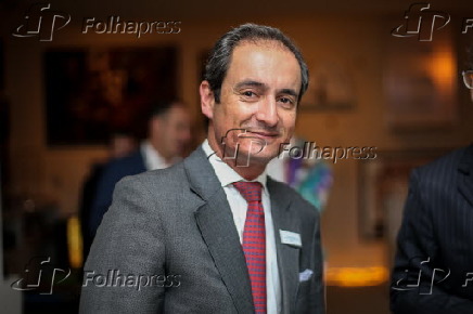 Paulo Lourenço em jantar na casa de Milu Villela