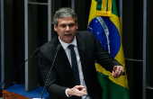 Lindberg Farias na sessão de pronúncia do impeachment