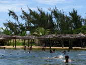 Turista na Lagoa de Pitangui, no