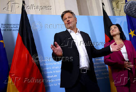 Outgoing German Economy and Climate Minister Robert Habeck hands over to successor Katherina Reiche