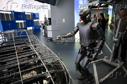 'Face to Face with robotics' technology salon held in Beijing