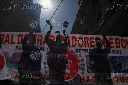 Economic crisis spark protests, in La Paz