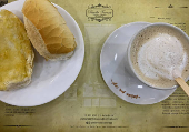 Café da manhã tradicional na padaria mais antiga de São Paulo