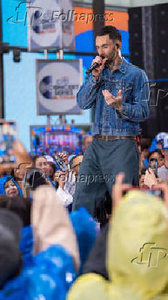 Maroon 5 se apresenta ao vivo no Today Show no Rockefeller Plaza como parte da série de shows do Citi