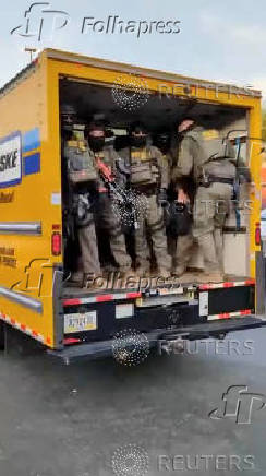 U.S. border patrol agents conduct raid in Los Angeles