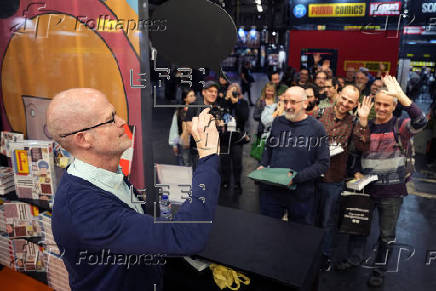 Ware mueve colas de fans en Barcelona: