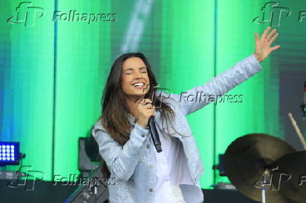 Cantora Isadora Pompeo participou da Marcha para Jesus