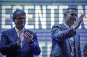 O governador Tarcísio de Freitas e Guilherme Derrite durante evento de filiação ao PP