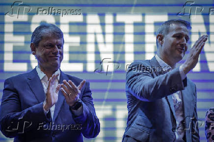 O governador Tarcísio de Freitas e Guilherme Derrite durante evento de filiação ao PP