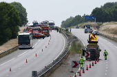 Bus crash on A81 highway in Sarthe
