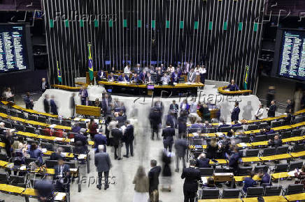 Parlamentares em sessão do Congresso