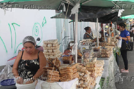 Ambulantes oferecem comidas típicas