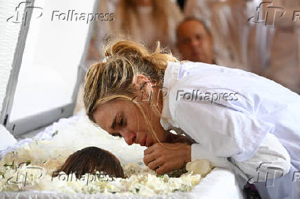 VELORIO DA CANTORA PRETA GIL