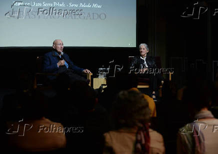 Fotos de arquivo do fotógrafo Sebastião Salgado, morto aos 81 anos