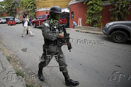 La Fiscalía de Honduras allana la residencia de exjefe militar prófugo