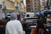 Movimentação na Rua 25 de Março em São Paulo