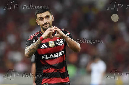 Partida entre Flamengo e Fortaleza pelo Campeonato Brasileiro 2025.
