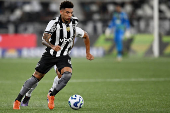 Partida entre Botafogo e Ceará válida pelo Campeonato Brasileiro 2025.